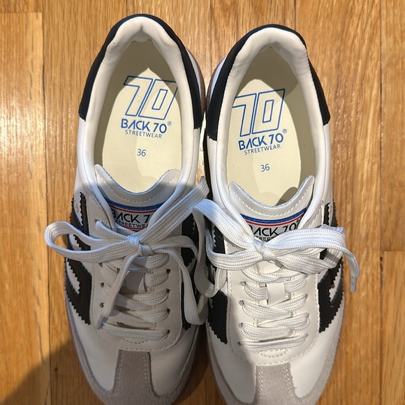 BACK 70 sneakers- Never worn! - Picture 5 of 5